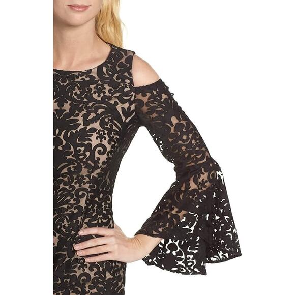 Xscape Lace Cold Shoulder Bell Sleeve Dress Black 16W - Picture 9 of 11